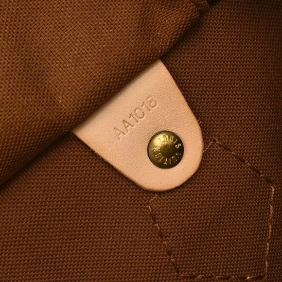 Louis Vuitton Monogram Speedy 30 Handbag - Picture 9 of 10